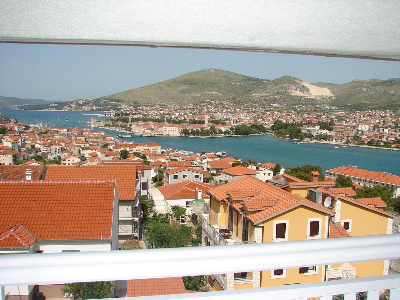 Apartments Mara Trogir Exterior photo